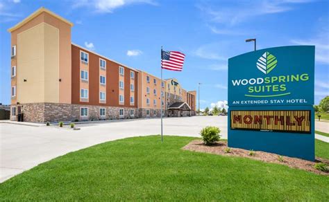 Motels in davenport iowa  5290 Utica Ridge Road, I-74, Exit 1, Davenport, IA 52807